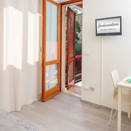 Garibaldi 1st Floor Διαμέρισμα *
